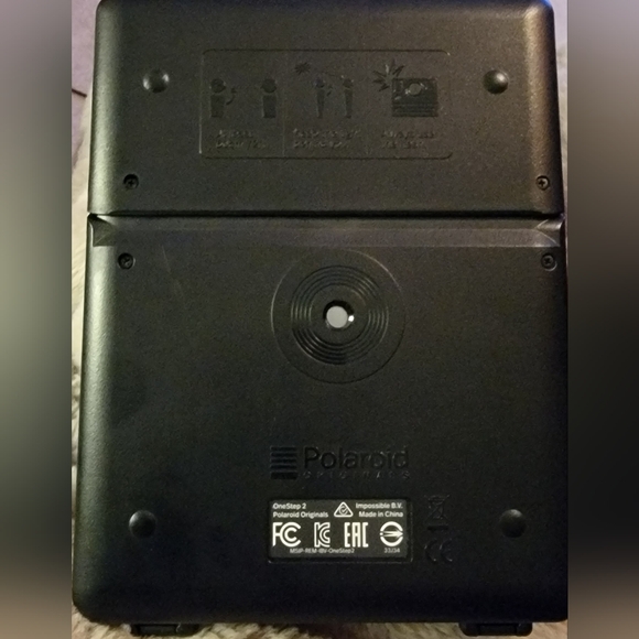 Polaroid Originals OneStep 2 VF Instant Film Camera in White - Picture 5 of 5